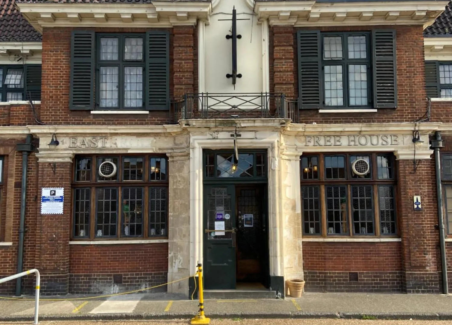 The Eastbrook Pub & Hotel Dagenham
